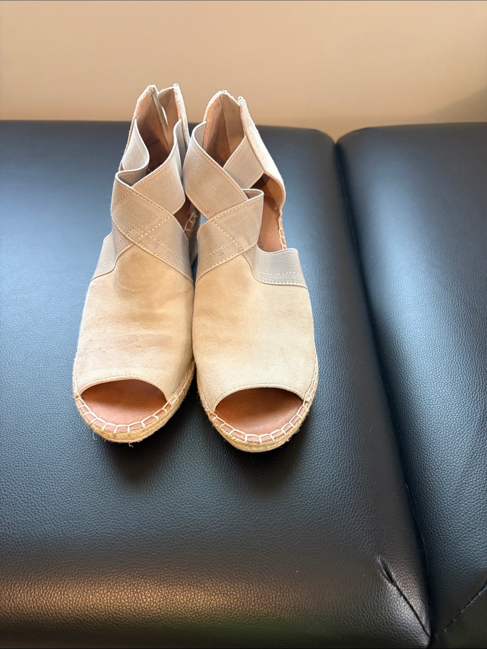 Kenneth Cole Tan Beige Crisscross Open-Toe Espadrille Wedges